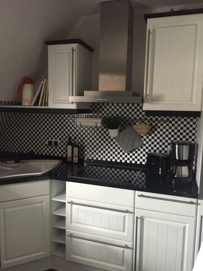 Ferienwohnung „Zur Sonne“ Niederzimmern Bagian luar foto